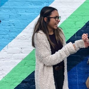 Meet your Posher, Myra